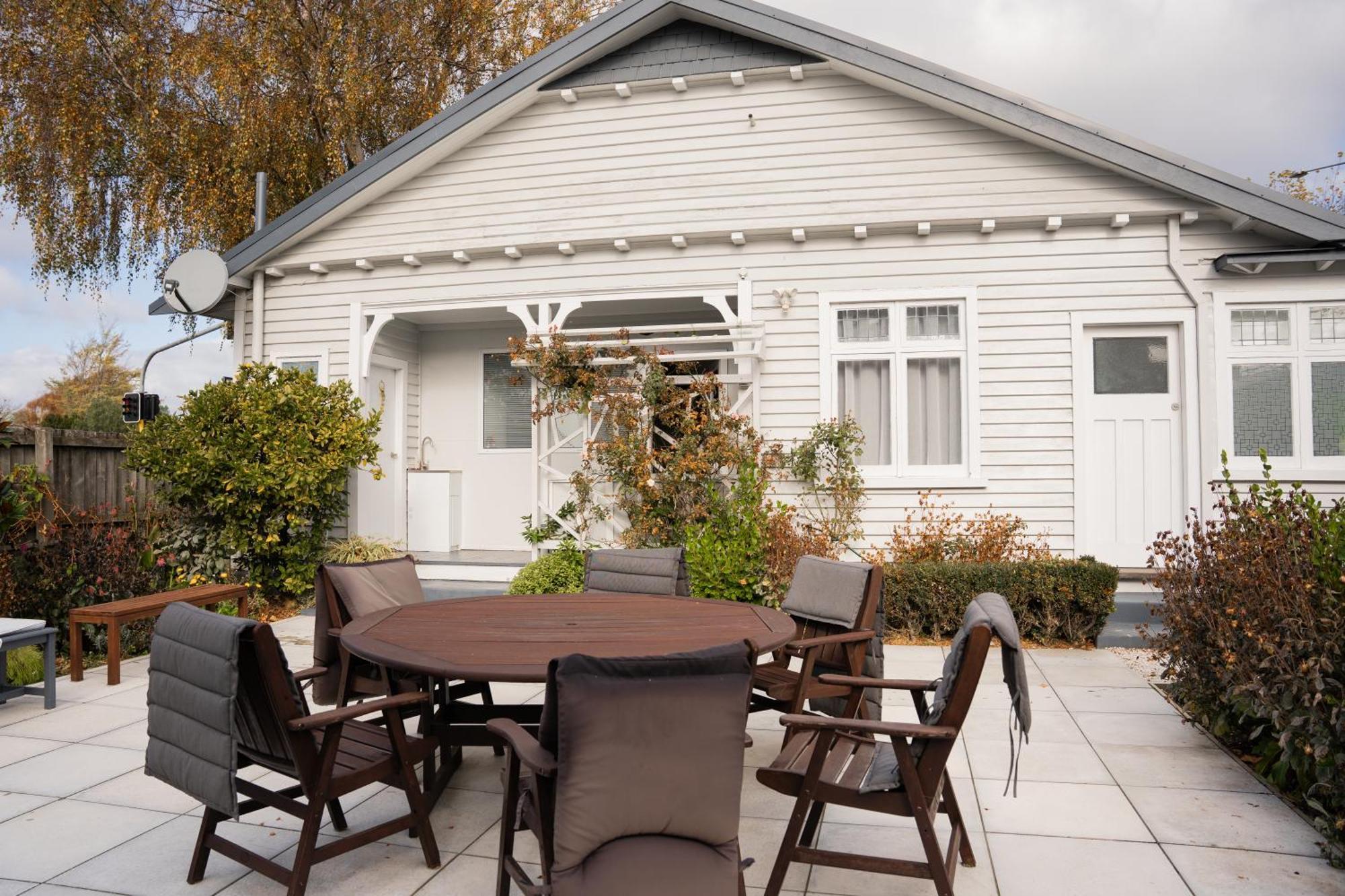 Charming 1920S Villa On Bealey Ave Christchurch Exterior photo